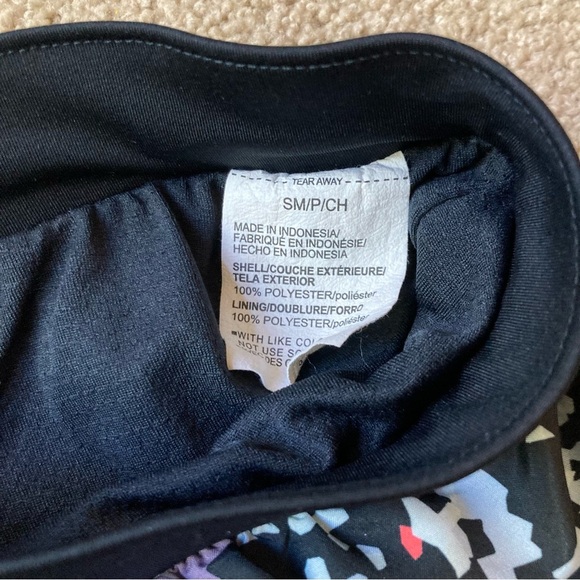 Under Armour Women’s Fly-by Shorts Running Athletic Small Multi Print Floral - Picture 5 of 5